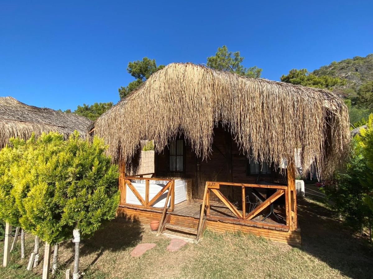 Green Pine Bungalows Oludeniz Bagian luar foto